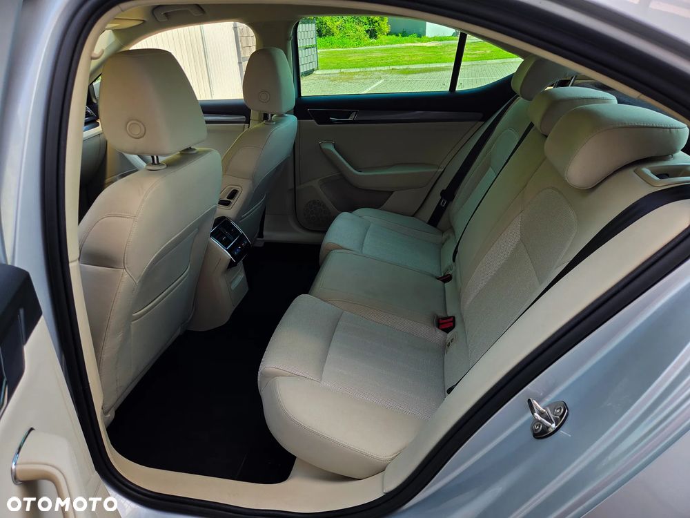 Skoda Superb 2.0 TSI Style DSG - 32