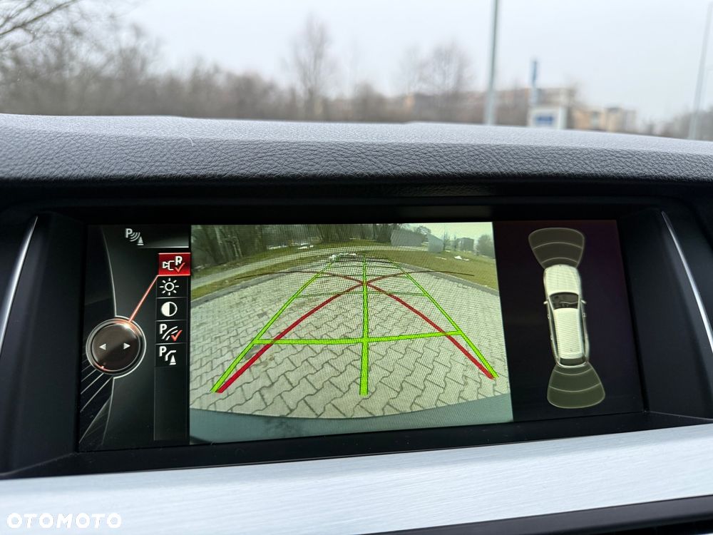 BMW Seria 5 525d Luxury Line - 28