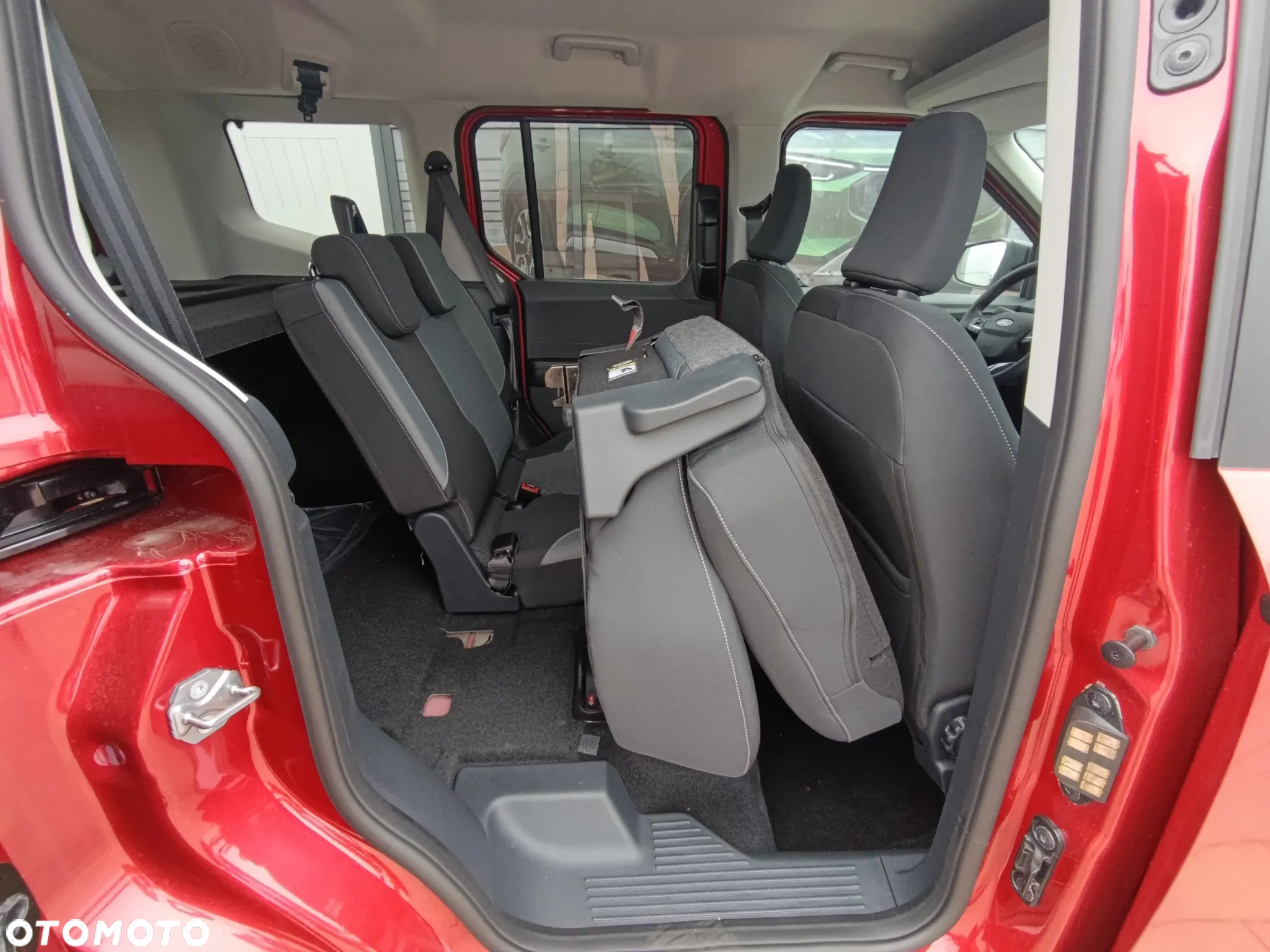 Ford Tourneo Courier 1.0 EcoBoost Titanium - 30