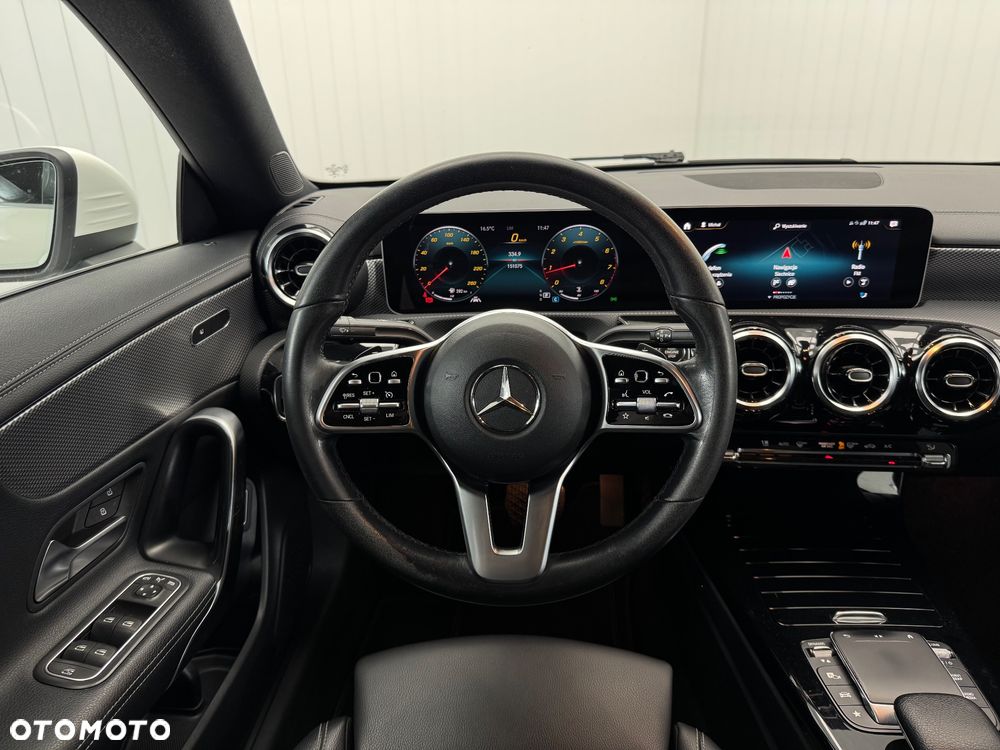 Mercedes-Benz CLA 180 7G-DCT - 18