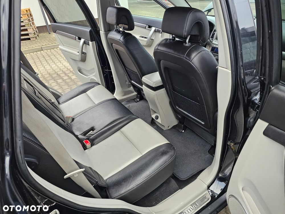 Chevrolet Captiva 2.2 D LT+ - 17