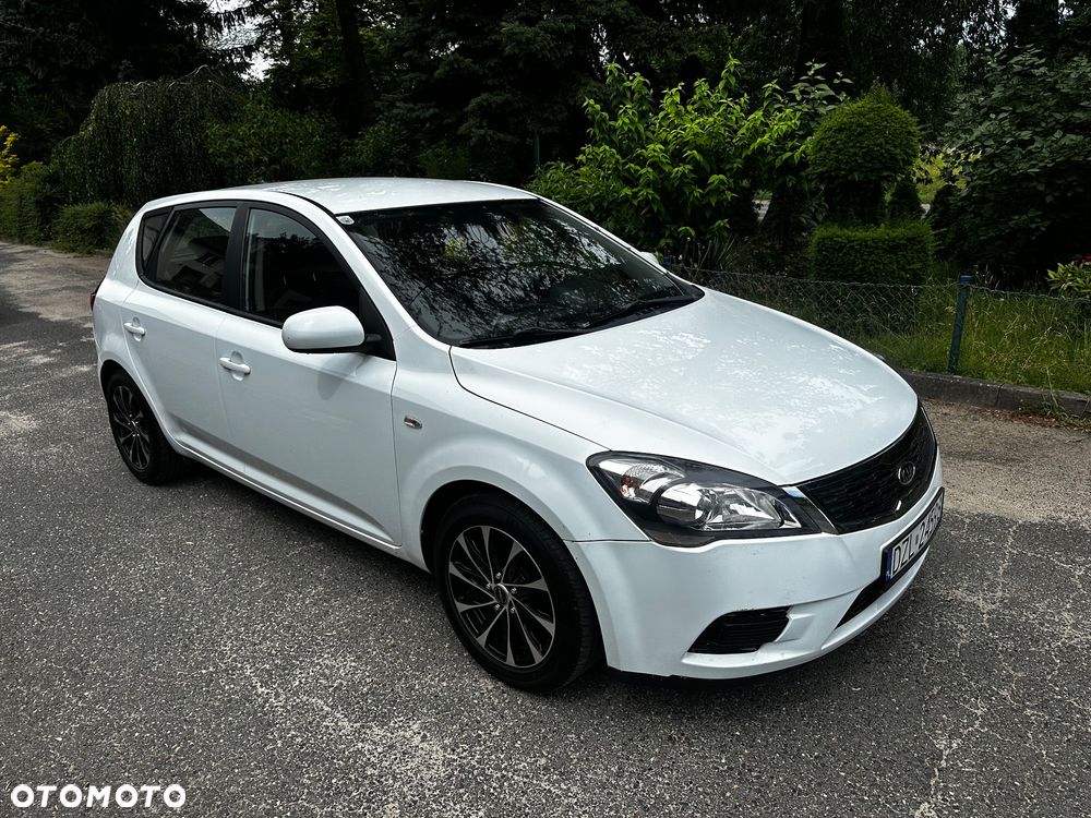 Kia Ceed 1.4 CVVT Attract - 1