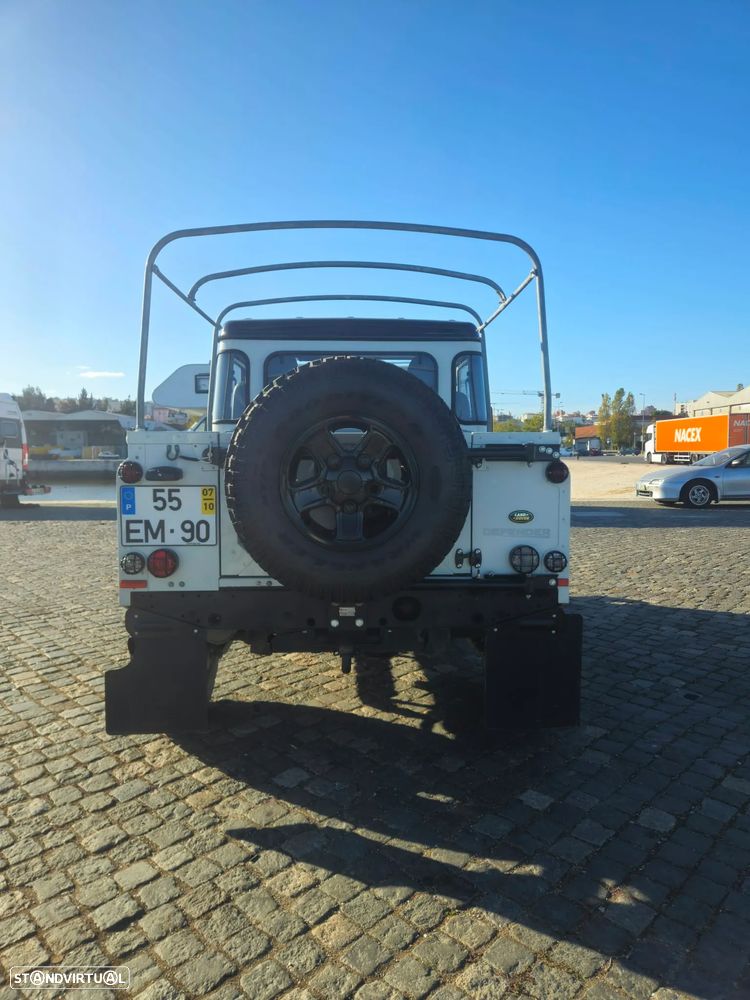 Land Rover Defender - 4