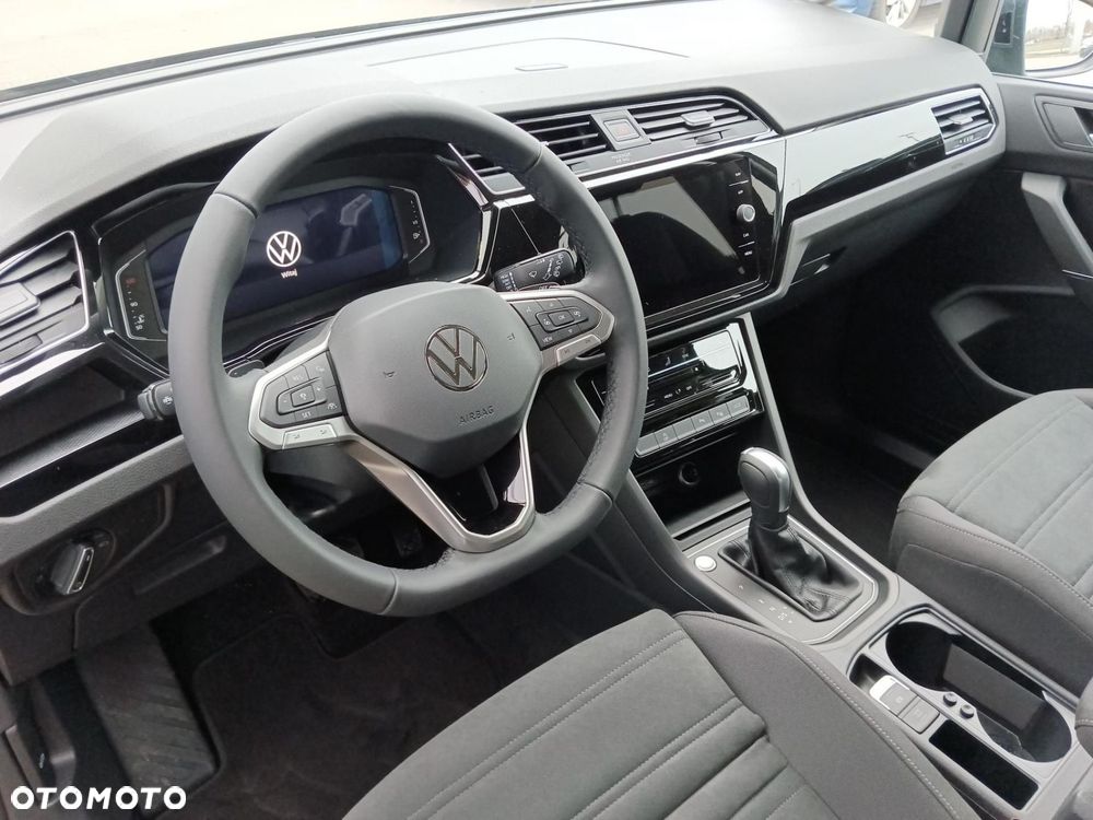 Volkswagen Touran - 18