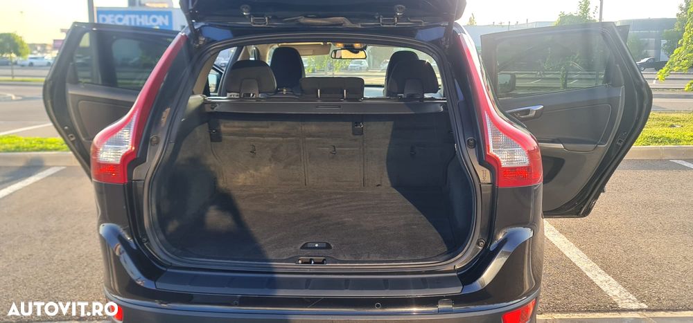 Volvo XC 60 2.4D AWD Momentum - 9