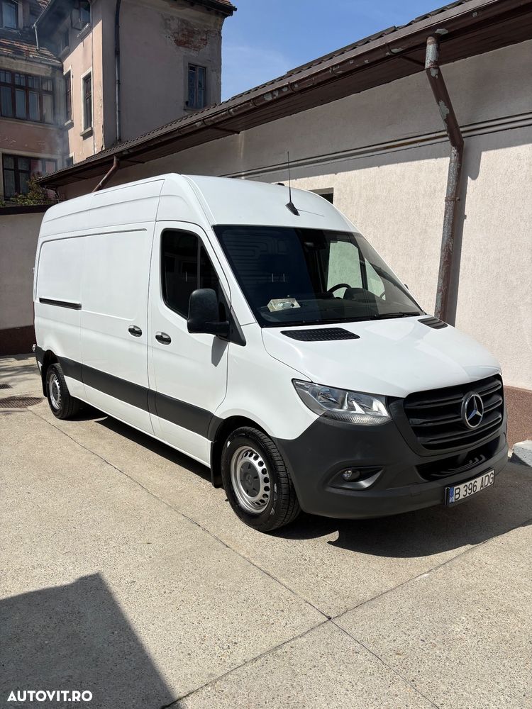 Mercedes-Benz Sprinter - 1