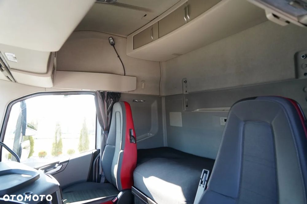 Volvo FH 460 / FIRANKA 7,3 M SOLÓWKA / MEGA / KLIMA POSTOJOWA / OŚ PODNOSZONA I SKRĘTNA / MOCNA PODŁOGA / - 25