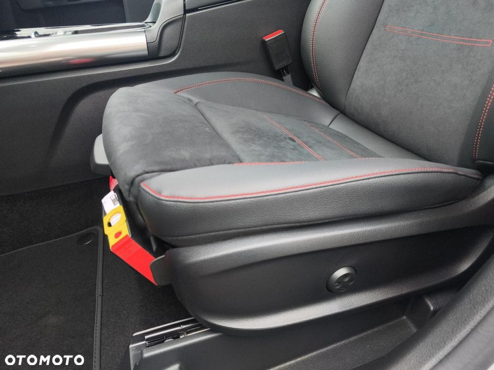 Mercedes-Benz GLA - 14