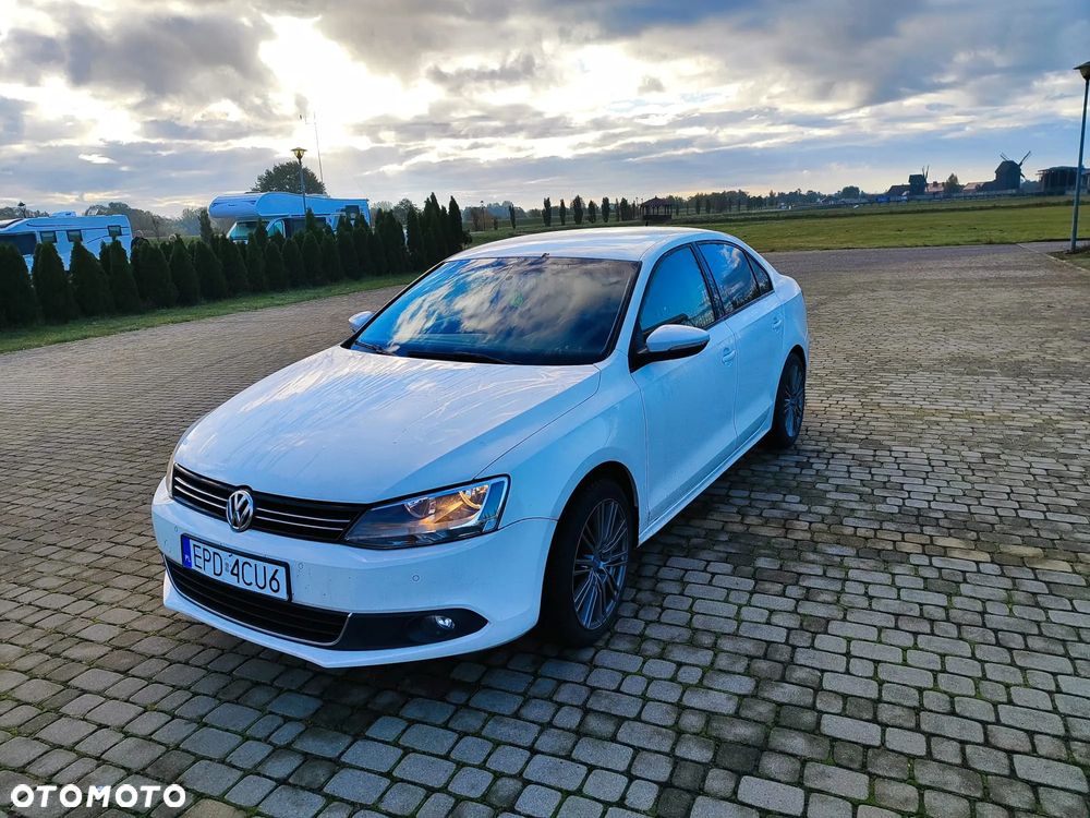Volkswagen Jetta 2.0 TDI Highline DSG - 7