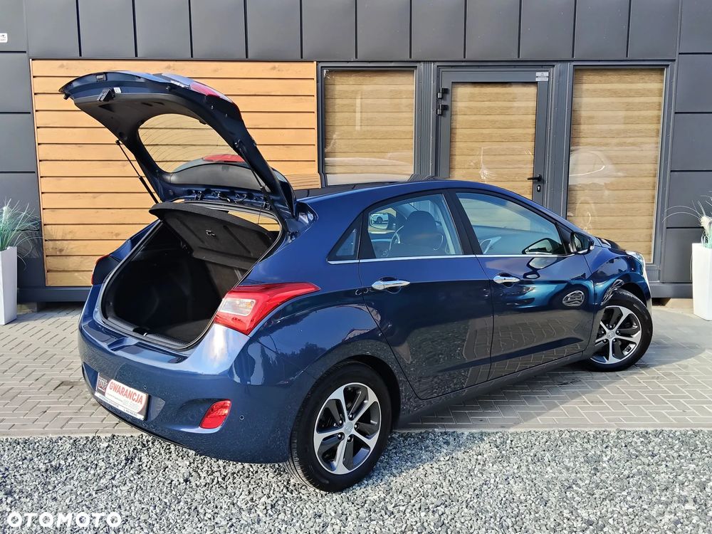 Hyundai i30 blue 1.6 CRDi Premium - 32