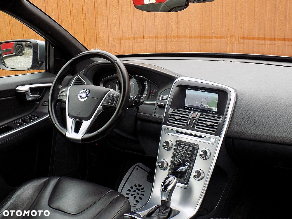 Volvo XC 60 D4 Geartronic Summum - 19