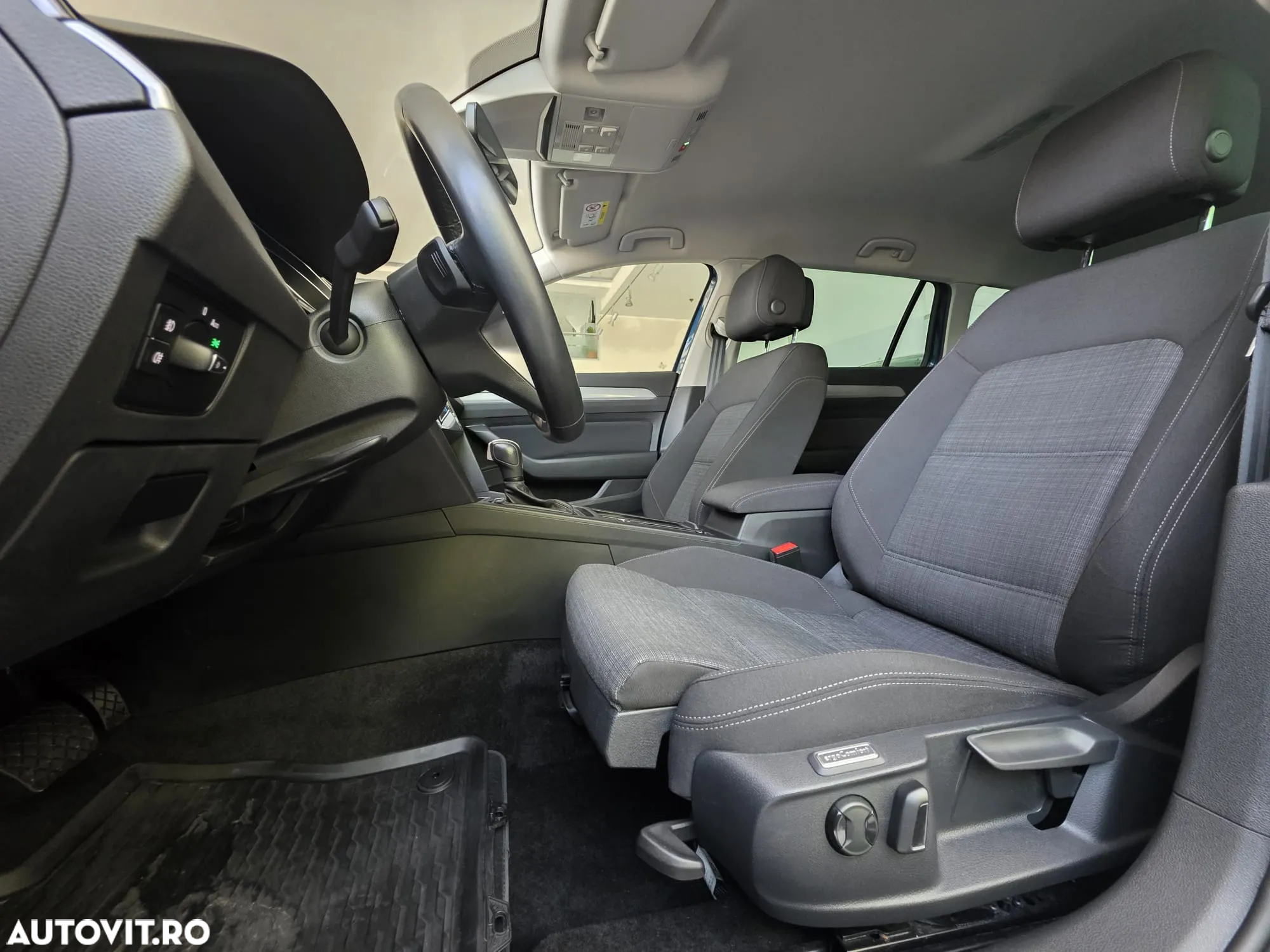 Volkswagen Passat Variant 2.0 TDI DSG R Executive - 9