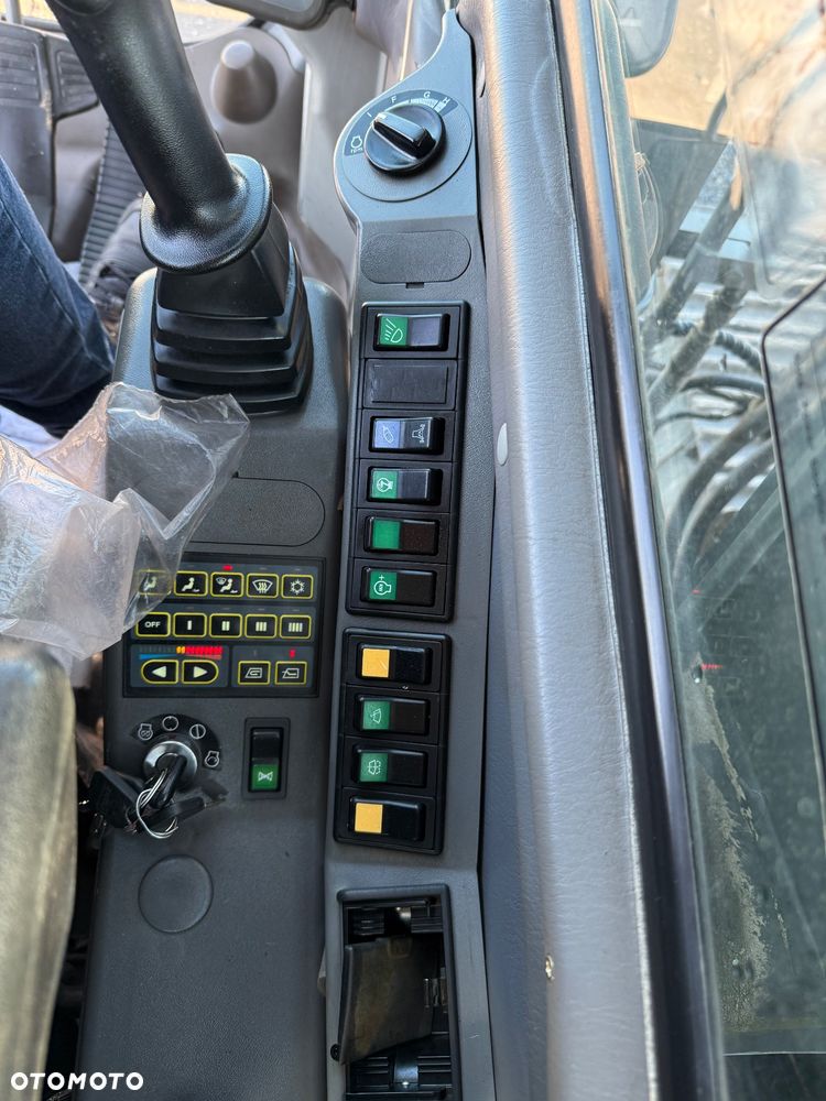 Volvo EC140LCM / TYLKO 5100 MTH / SZEROKIE GĄSIENNICE / Z FRANCJI / SUPER STAN / / / - 23