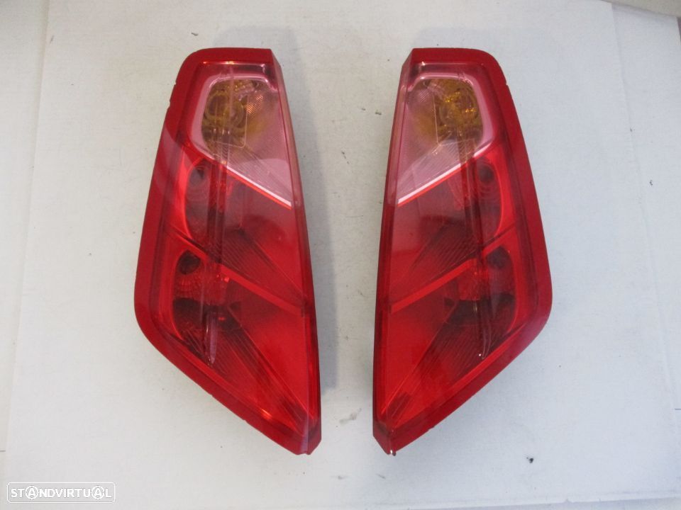 Farol Farolim Tras Fiat Grand Punto Esquerdo Direito - 1