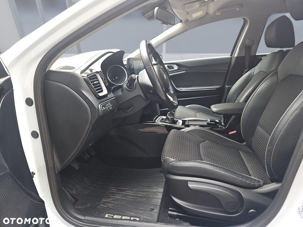 Kia Ceed 1.6 CRDi SCR L - 9
