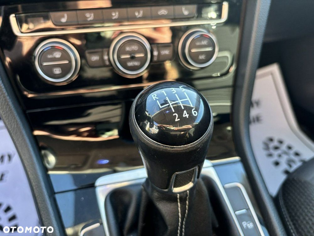 Volkswagen Golf 2.0 TDI BlueMotion Technology Cup - 22