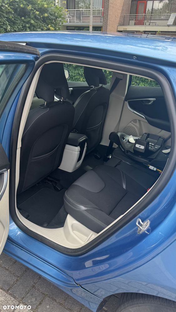Volvo V40 D2 Momentum - 18