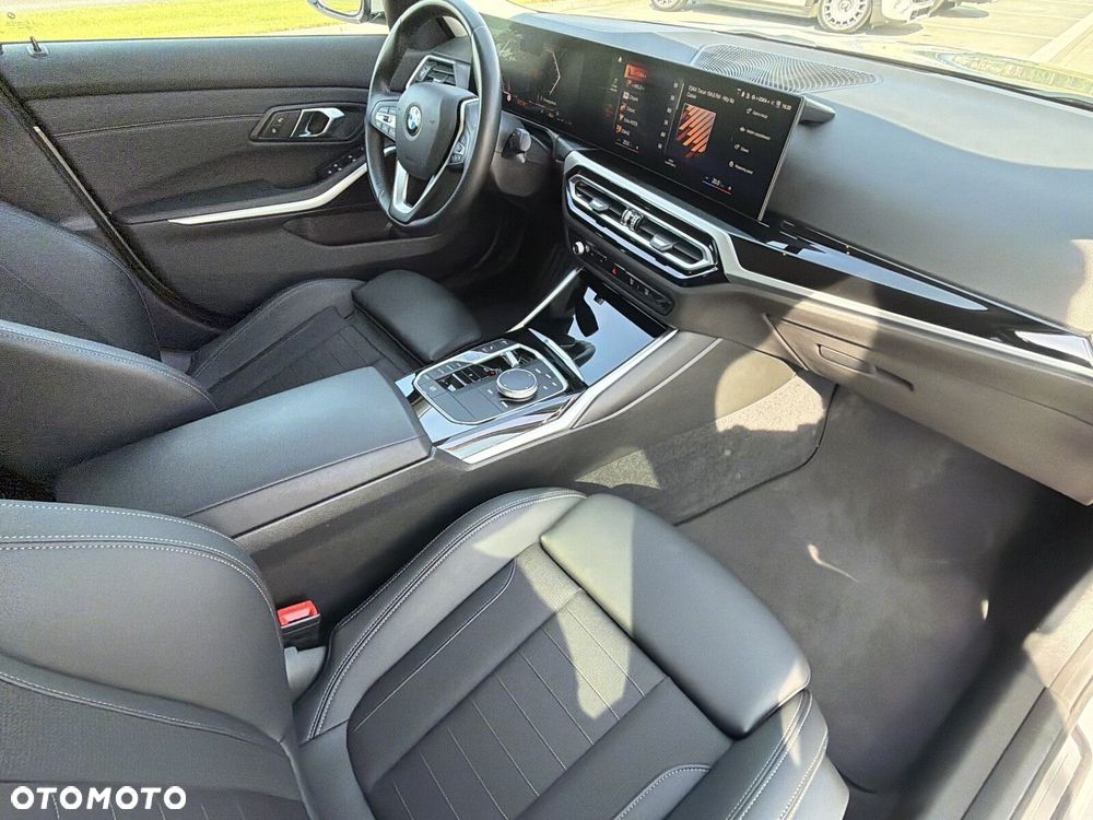 BMW Seria 3 320i - 25