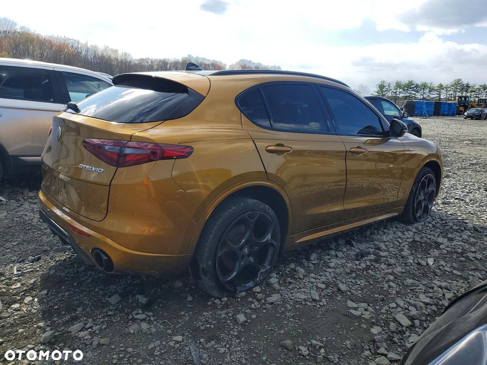 Alfa Romeo Stelvio 2.0 Turbo 16V AT8-Q4 Ti - 5