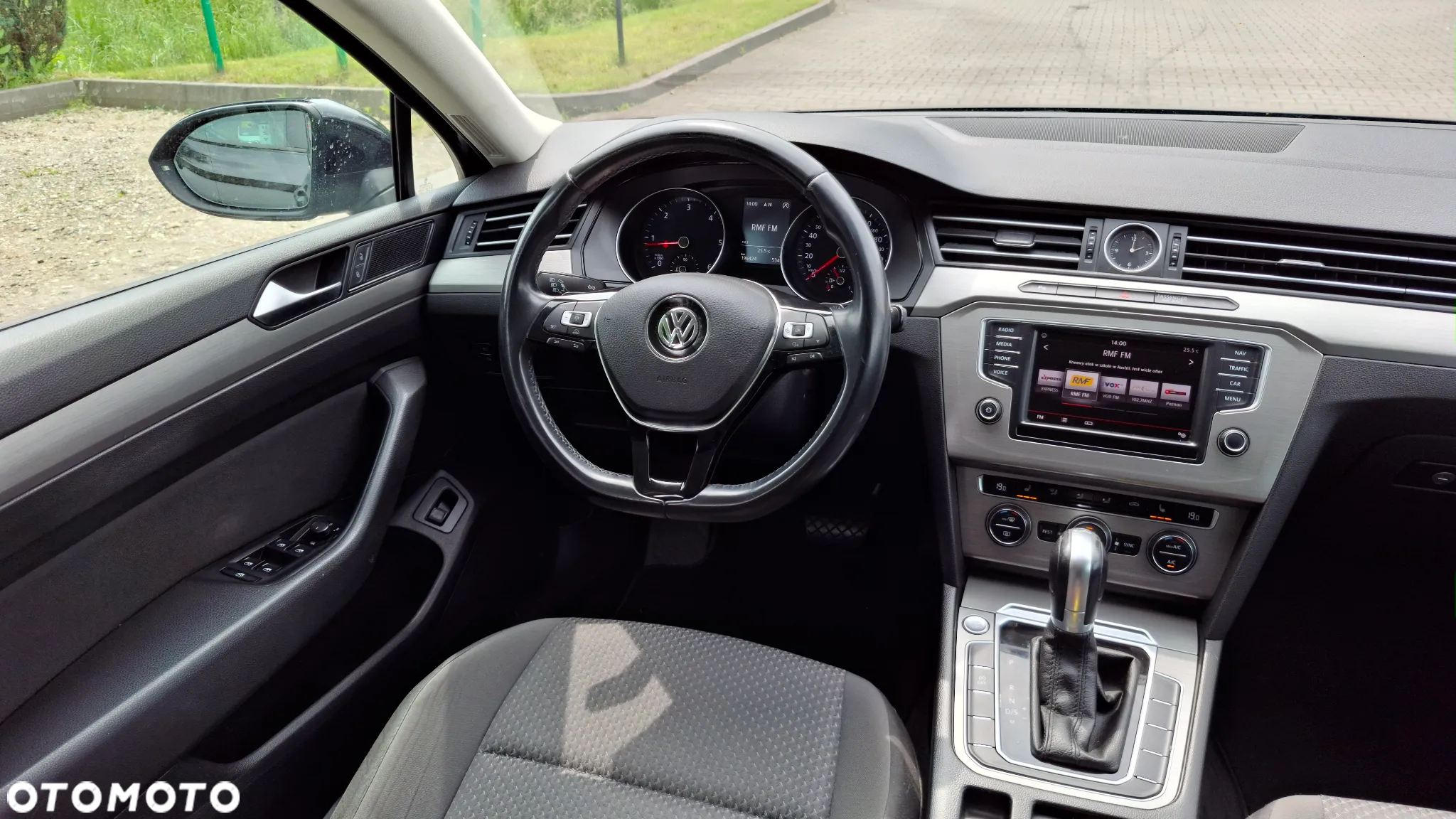 Volkswagen Passat - 10