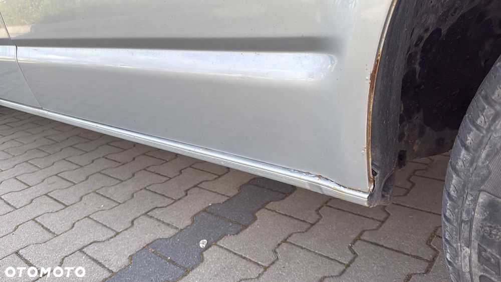 Volkswagen Caravelle - 10