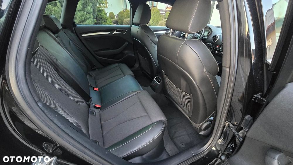 Audi A3 Sportback 2.0 TDI S tronic S line Sportpaket - 17