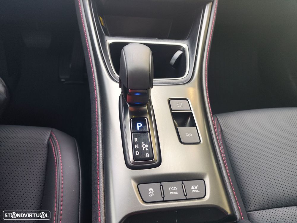 Lexus LBX Elegant - 31