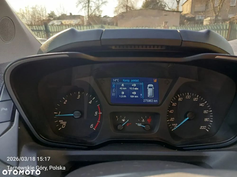 Ford Tourneo Custom - 8