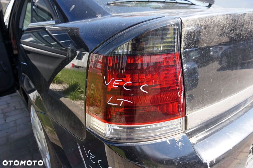 LAMPA TYLNA LEWA VECTRA C LIFT HB  OPEL 2005-2008 - 1