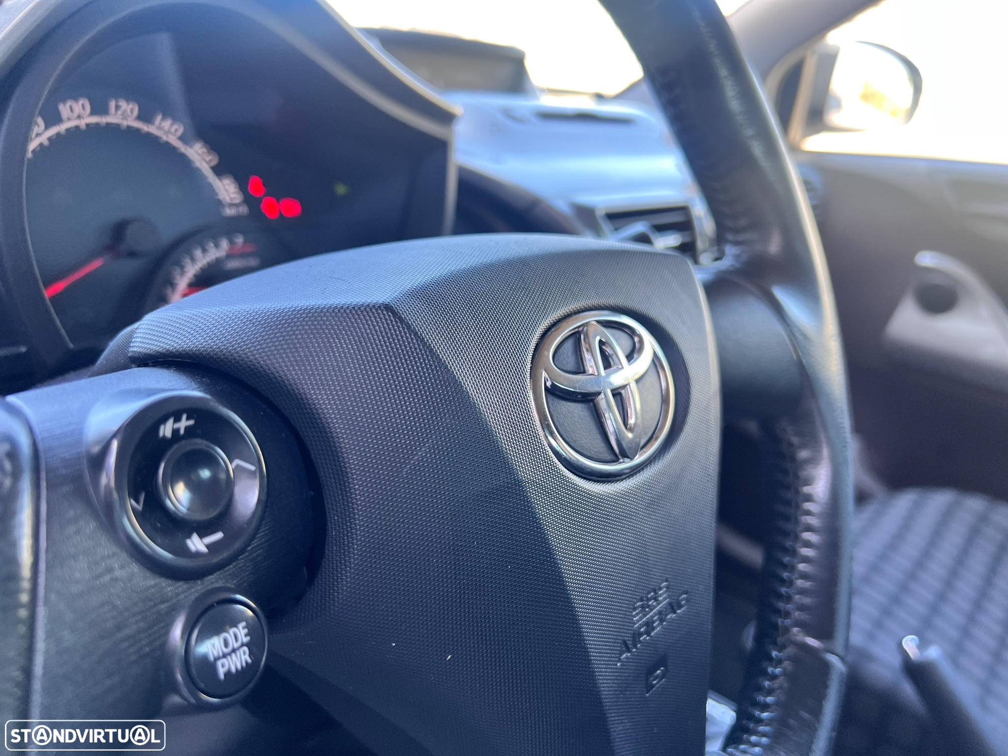 Toyota iQ 1.33 VVT-i 2 MultiDrive - 15