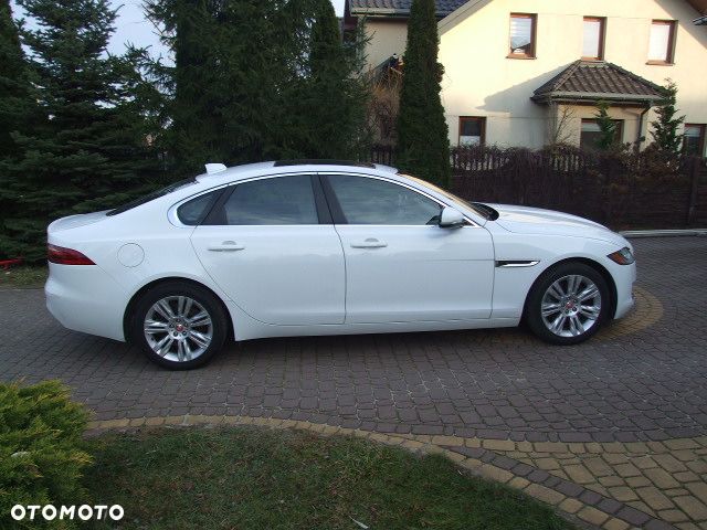 Jaguar XF 35t Prestige - 6