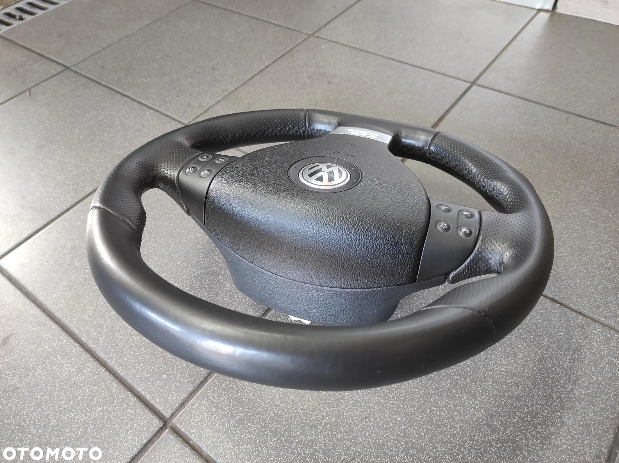 KIEROWNICA 3 RAMIENNA GT GTI R LINE R32 R36 HIGHLINE SKÓRA SKÓRZANA MULTIFUNKCJA VW TIGUAN PASSAT B6 CC SIROCCO CADDY GOLF 5 6 TOURAN EOS POLO 5 6 WYSYŁKA !!! - 4