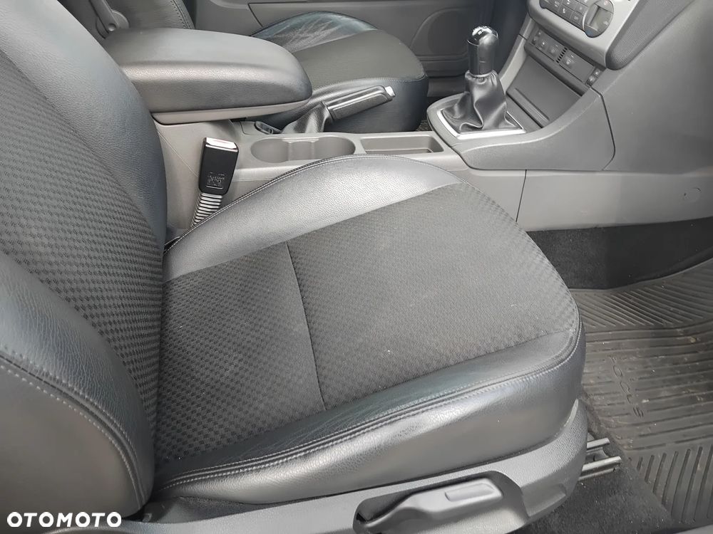 Ford Focus 1.6 16V Trend - 11
