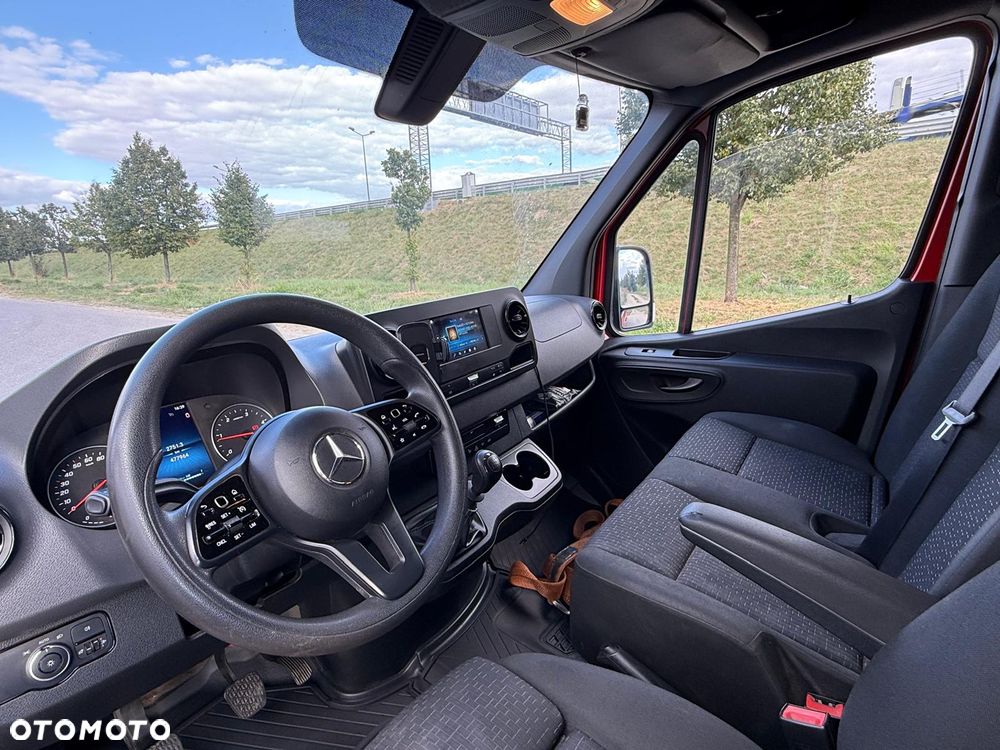 Mercedes-Benz Sprinter - 2