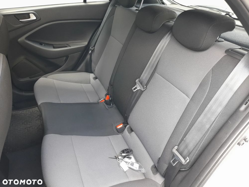Hyundai i20 - 19