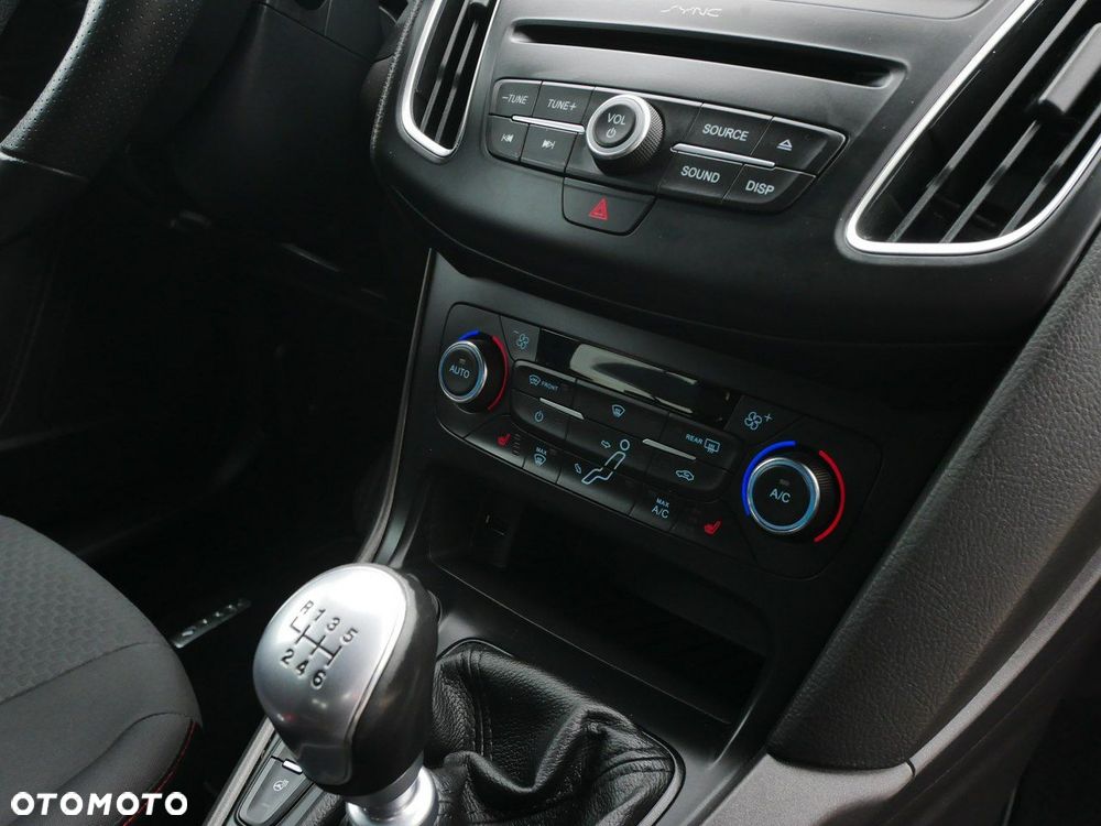 Ford Focus 1.5 EcoBoost Start-Stopp-System ST-Line - 28