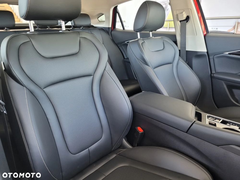 Bestune B70 2.0T Elegance - 23