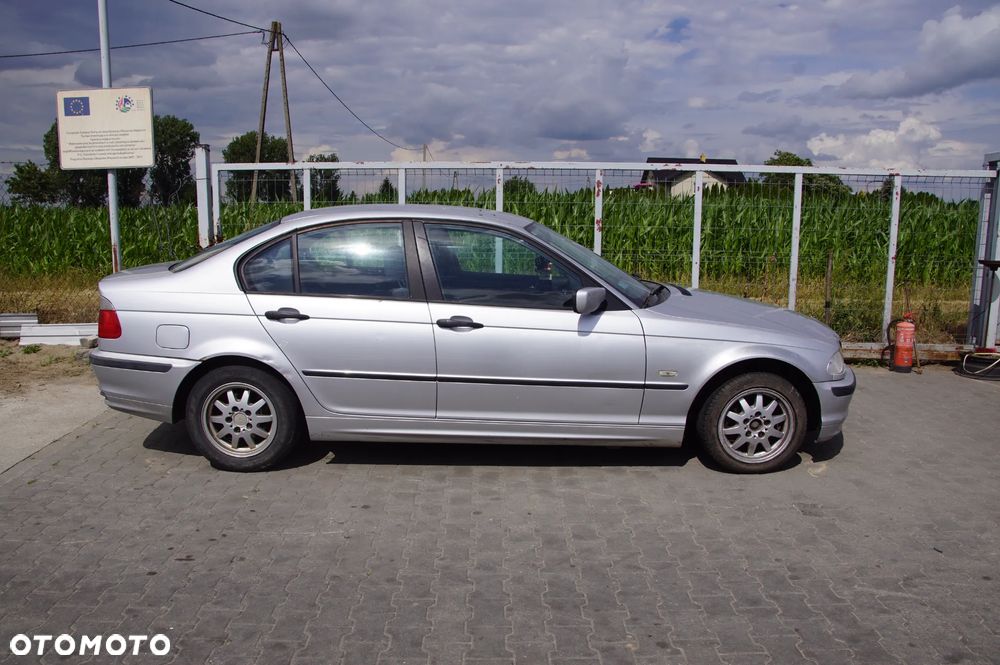 Auto na części - BMW E46 318i 1.9 8V 118 KM M43B19O1 7505600 354 2000R Silnik Skrzynia Drzwi Lusterko Lampa Maska Klapa Szyba Deska Kokpit Sterownik Moduł Fotel - 3