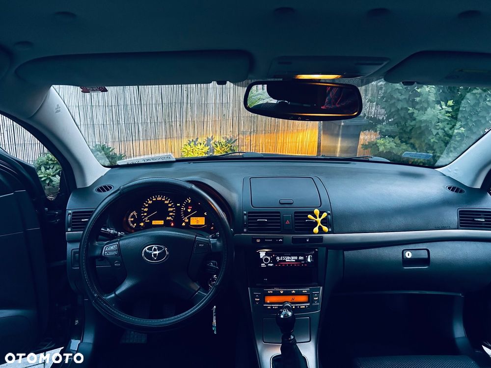 Toyota Avensis 2.0 D-4D - 14