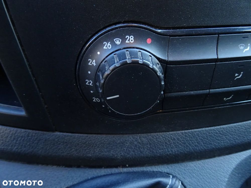 Mercedes-Benz Vito - 25