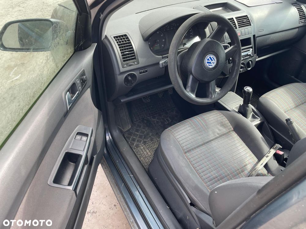 Volkswagen Polo 9N  Na Części Kolor : LC7V - 5