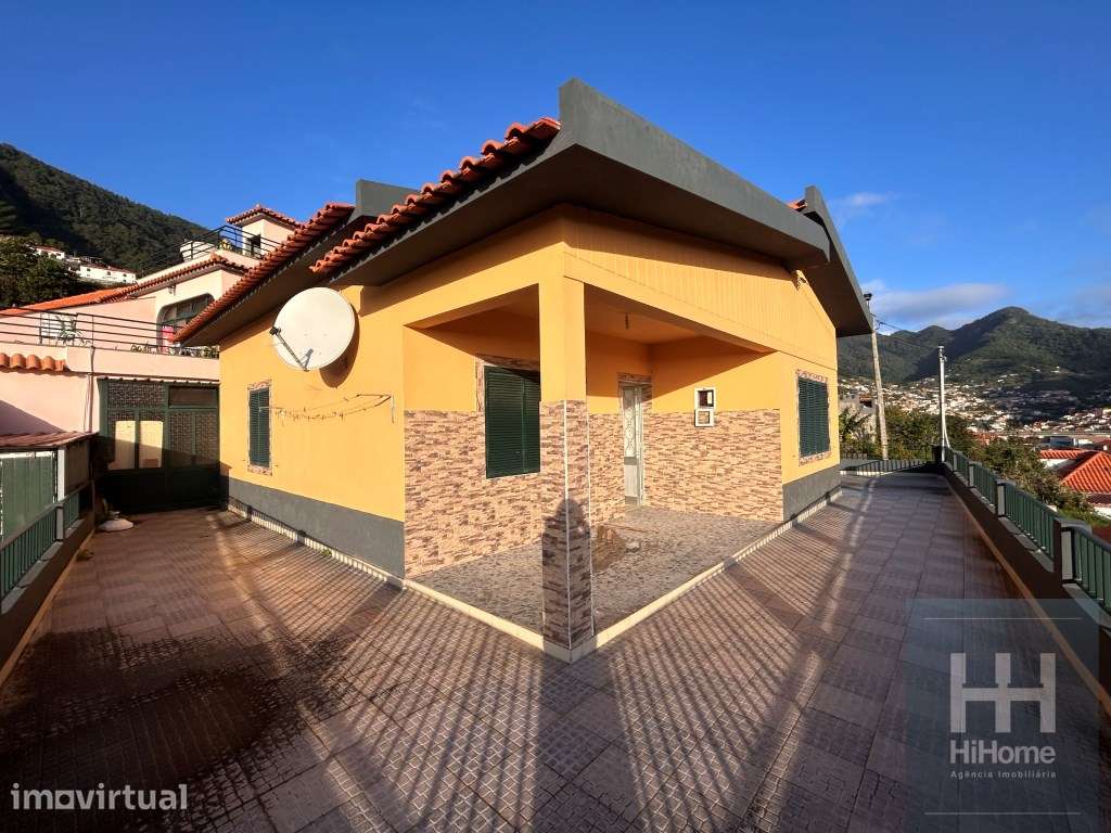 Moradia T2 de 2 Pisos com vista mar e cidade de Machico e terreno p... - Grande imagem: 3/32