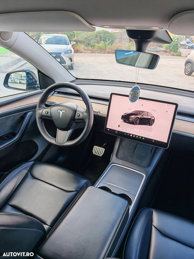 Tesla Model Y Performance Dual Motor AWD - 5
