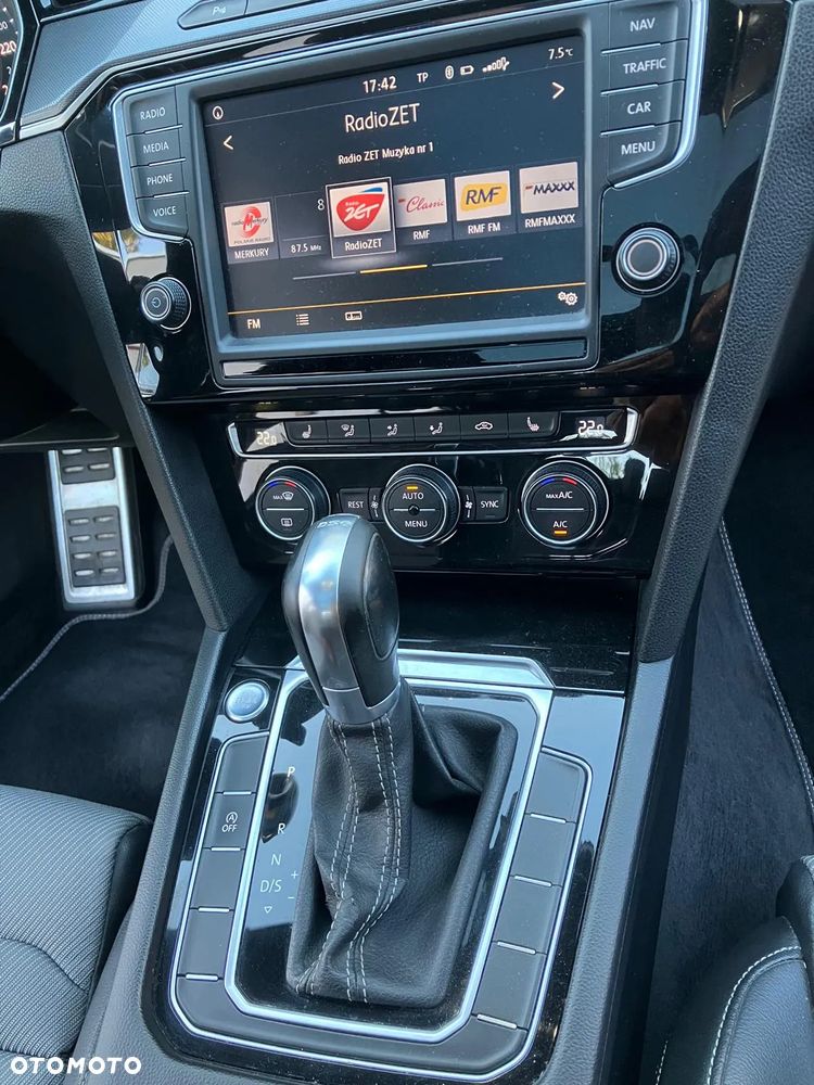 Volkswagen Passat - 25