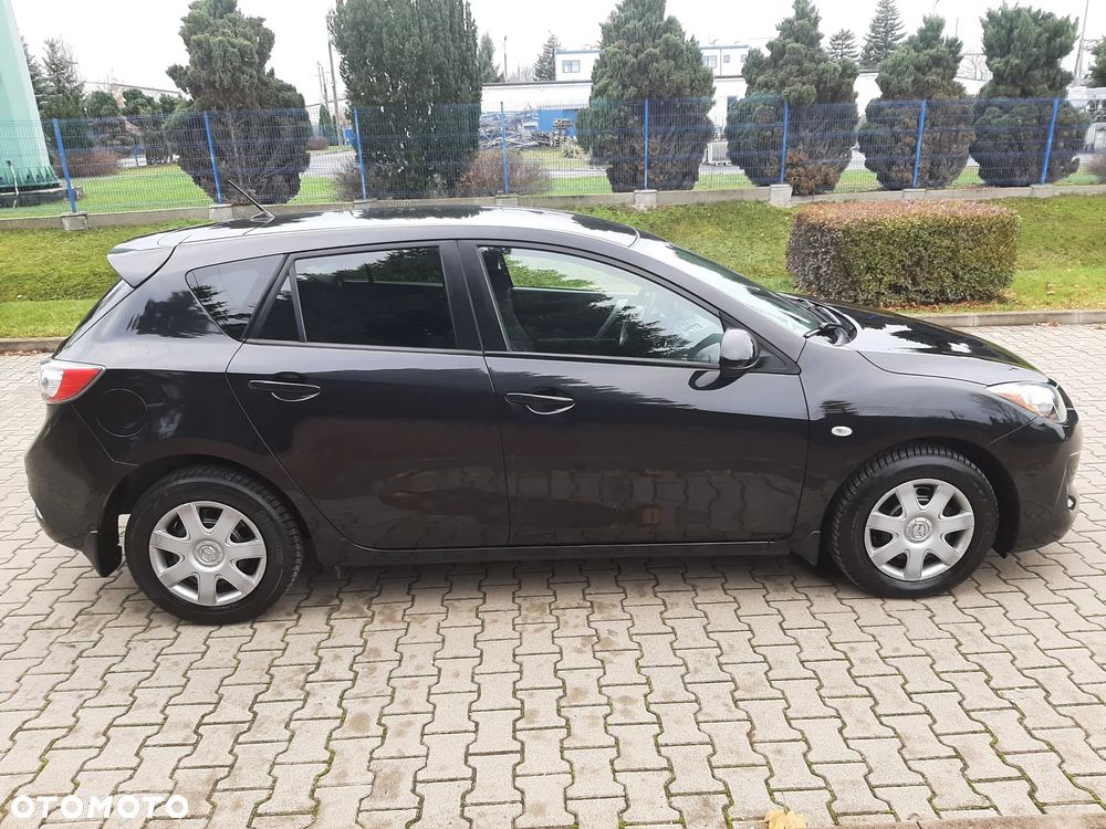 Mazda 3 1.6 Active + - 4