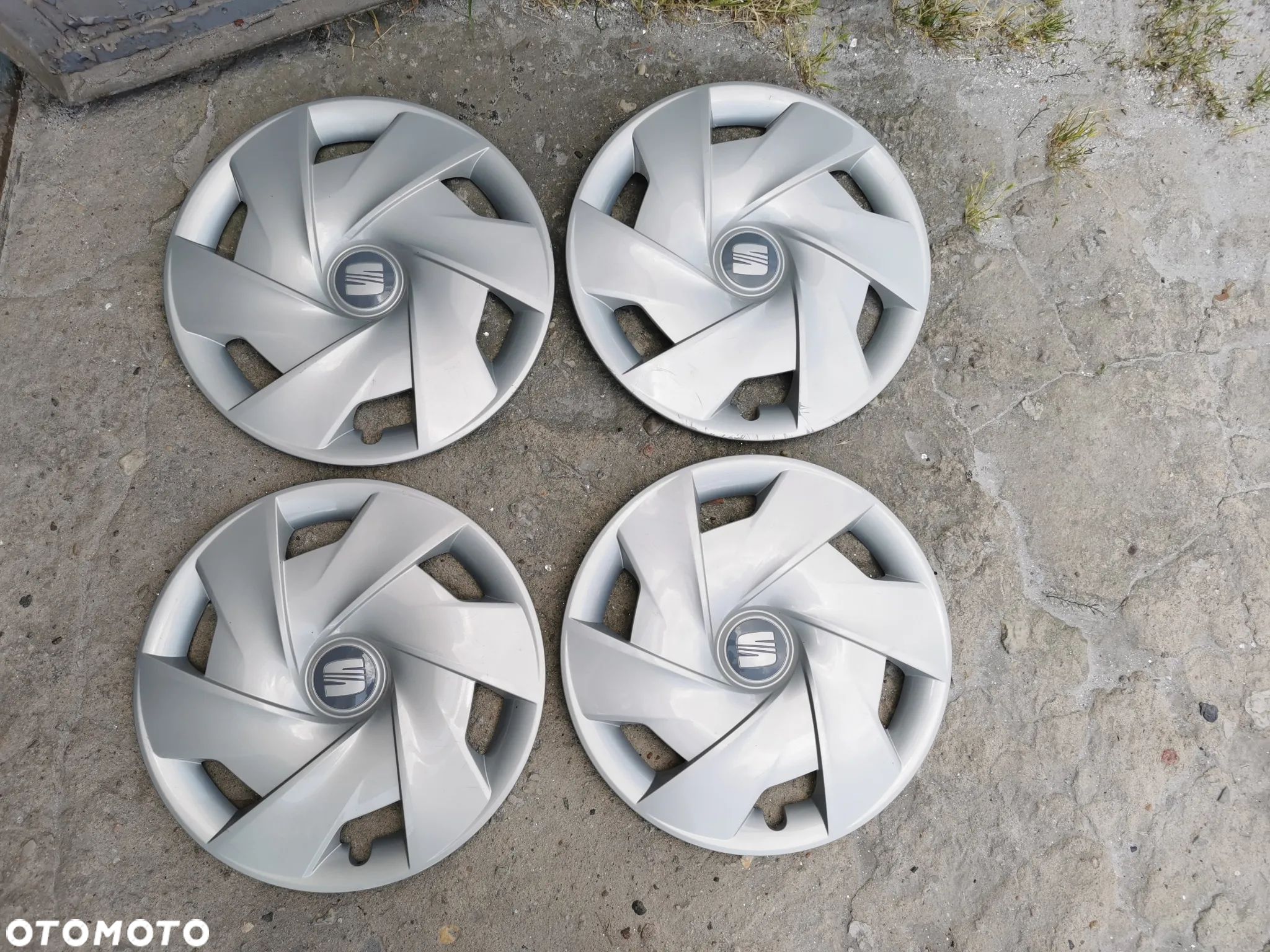 Seat Ibiza Kołpaki 15" KOMPLET spinki - 1
