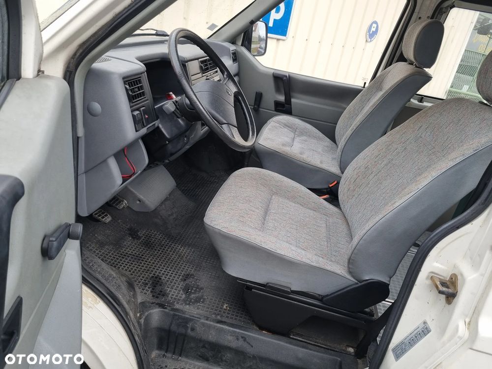 Volkswagen Transporter - 13