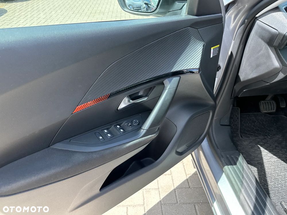 Peugeot 2008 - 8