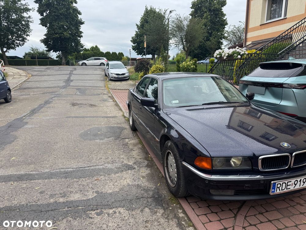 BMW Seria 7 - 10