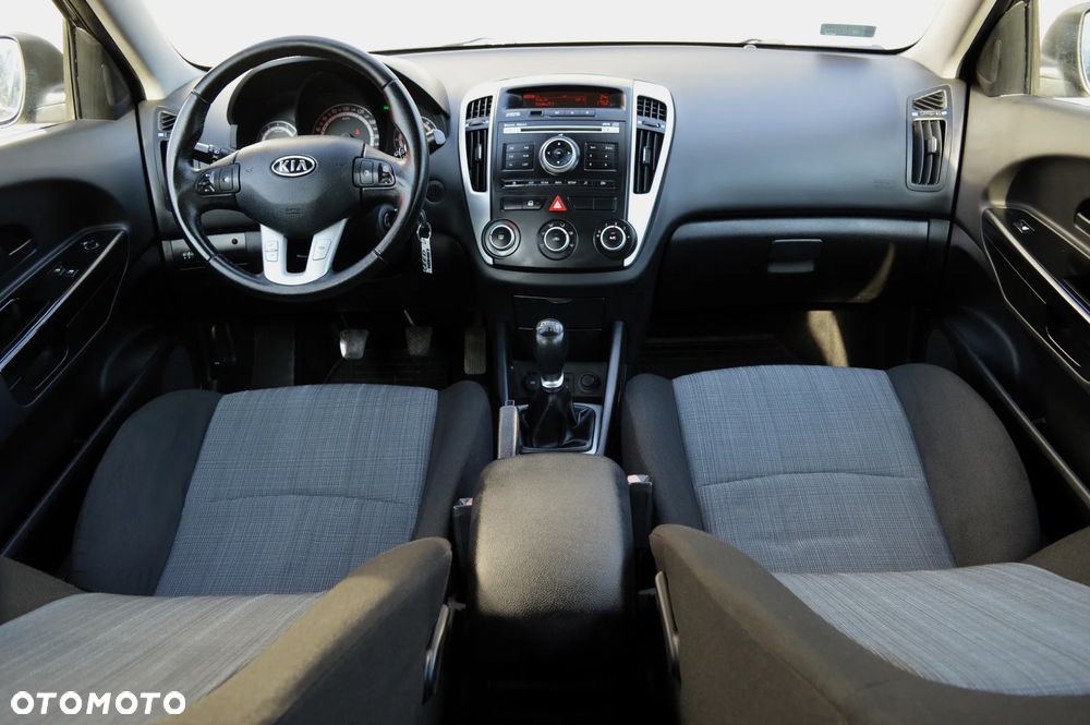 Kia Ceed 1.6 Comfort + - 8